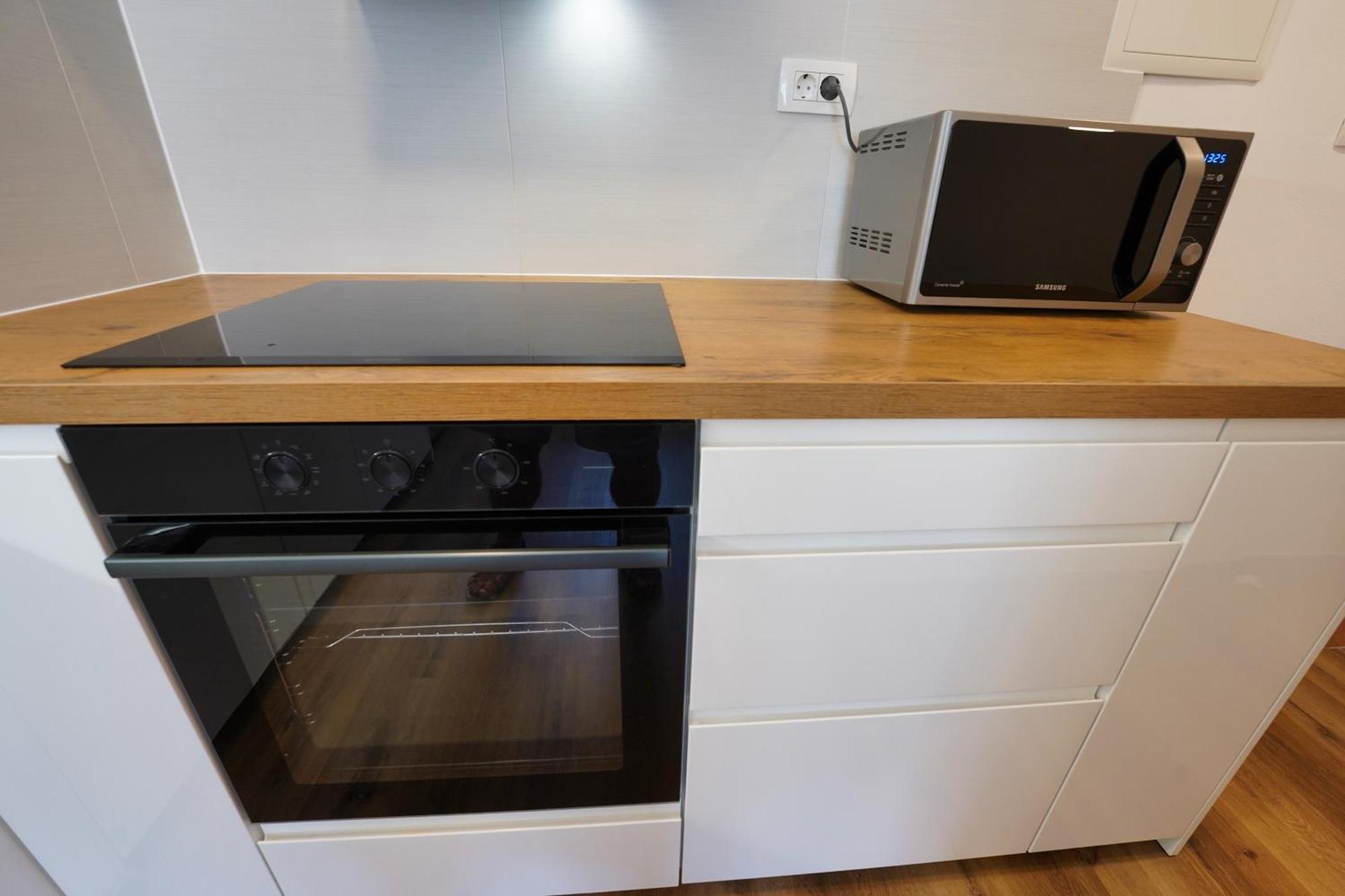 Apartments Metro 7 Любляна Екстериор снимка