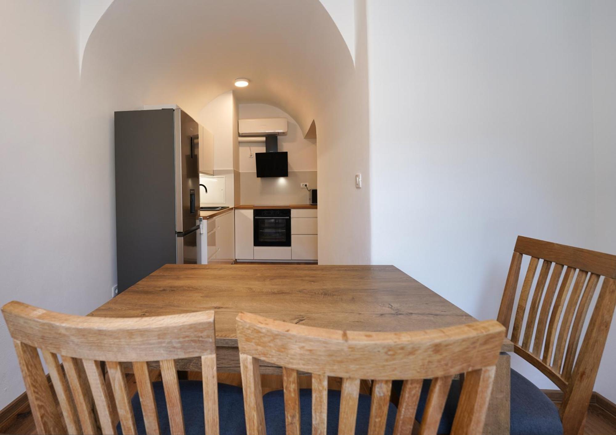 Apartments Metro 7 Любляна Екстериор снимка